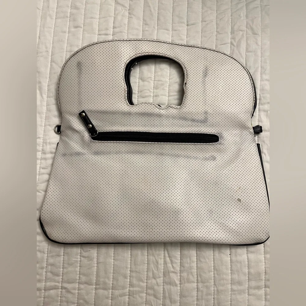 Loungefly zip outer